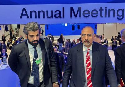 الرئيس الزُبيدي في دافوس: استرضاء الحوثي لن يثمر سلامًا