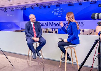 اهتمام إعلامي بمشاركة الرئيس الزُبيدي في منتدى دافوس الاقتصادي