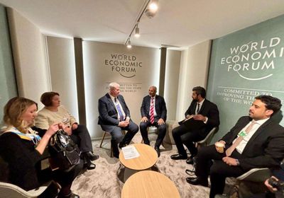 الرئيس الزُبيدي ووزير خارجية أوكرانيا يبحثان مواجهة المخططات الإيرانية