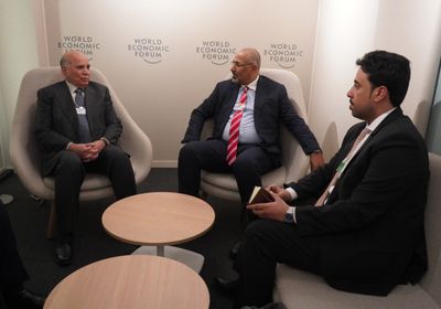 الرئيس الزُبيدي: نعول على الأشقاء العرب بدعم السلام والأمن