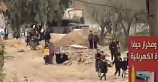 بعد العملية الإسرائيلية.. نزوح فلسطينيين من مخيم جنين