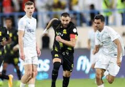 بنزيمة يقود الاتحاد للفوز على الشباب