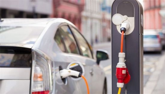 مبيعات السيارات الكهربائية تسجل مستوى قياسي في أمريكا