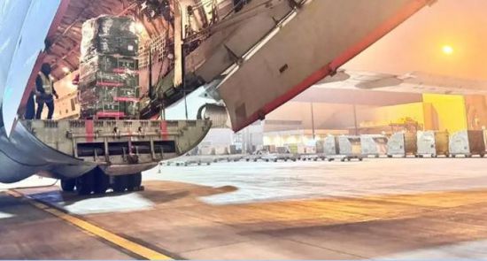 للشعب السوري.. طائرة مساعدات سعودية جديدة تغادر لمطار دمشق