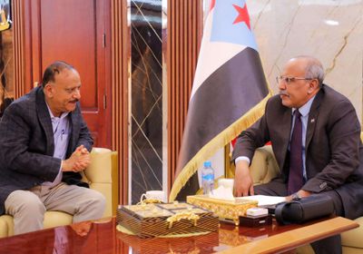 الكثيري يطلع على استعدادات تدشين الرحلات بين مطاري الريان والقاهرة