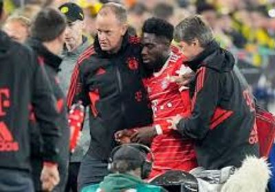 ديفيز لاعب بايرن يتعرض لإصابة في عضلات الفخذ الخلفية