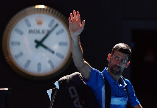 ديوكوفيتش ينسحب للإصابة ليضع زفيريف في نهائي أستراليا المفتوحة