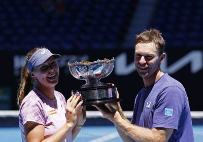 جاديكي وبيرز يفوزان بلقب الزوجي المختلط في أستراليا المفتوحة