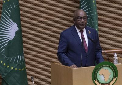 رئيس جزر القمر يعلن نيته تسليم السلطة لابنه