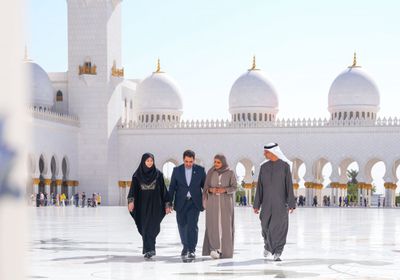 مساعدة الرئيس الإيراني تزور جامع الشيخ زايد الكبير في أبوظبي