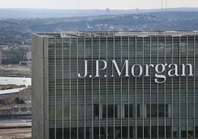 "جيه بي مورجان" يتوقع تفوق أرباح الشركات الأمريكية على الأوروبية