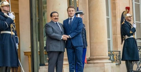 الرئيس الفرنسي يستقبل ملك البحرين في قصر الإليزيه
