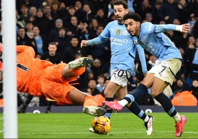 غوارديولا يشيد بجهود عمر مرموش أمام تشيلسي