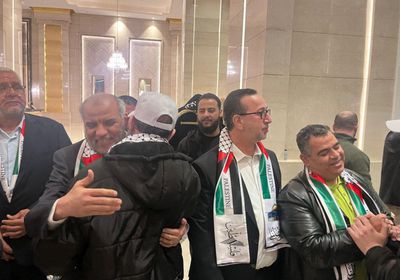 حماس تعلن وصول الأسرى المفرج عنهم للقاهرة