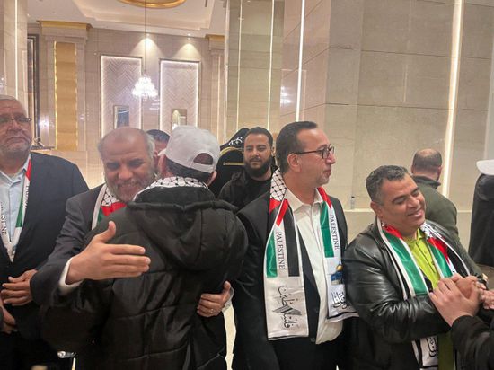 حماس تعلن وصول الأسرى المفرج عنهم للقاهرة