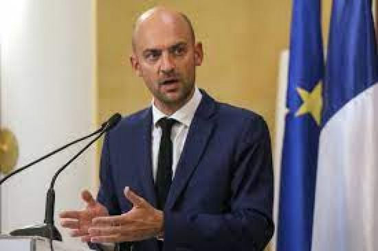 فرنسا تعلن رفع بعض العقوبات عن سوريا