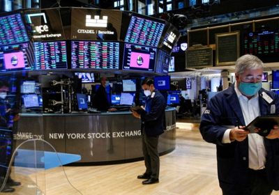 مؤشرات الأسهم الأمريكية تنخفض في أولى جلسات الأسبوع