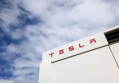 "تسلا" ترفع أسعار جميع سياراتها في كندا ابتداءً من فبراير