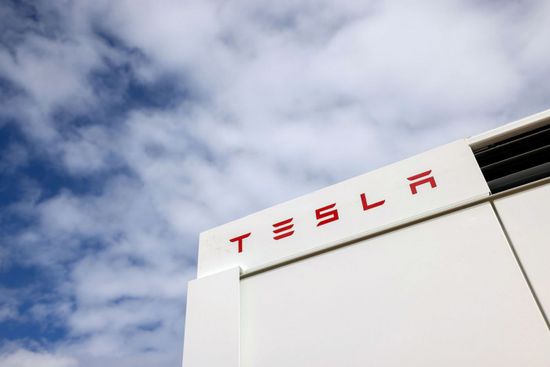 "تسلا" ترفع أسعار جميع سياراتها في كندا ابتداءً من فبراير