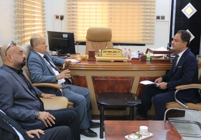 باعوم يبحث تعزيز عمل مصلحة الضرائب في عدن