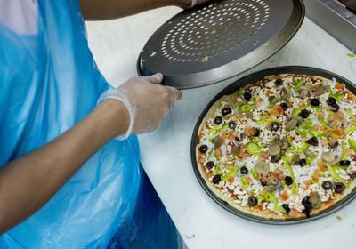 أمريكانا للمطاعم تستحوذ على "بيتزا هت" في سلطنة عمان