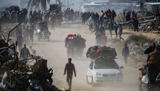 الفلسطينيون يعودون لمدينة غزة والوسطاء يمهدون للمرحلة التالية