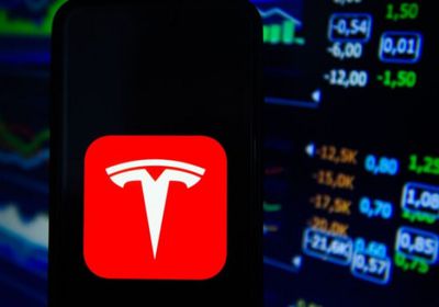 انخفاض سهم "تسلا" رغم رفع أسعار سياراتها في كندا