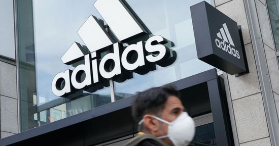 "أديداس" تعتزم تسريح 500 موظف في مقرها بألمانيا