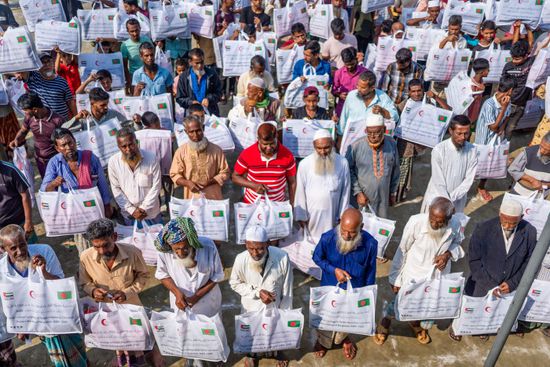 الهلال الأحمر الإماراتي ينفذ حملة مساعدات شتوية لـ5000 مستفيد ببنغلاديش