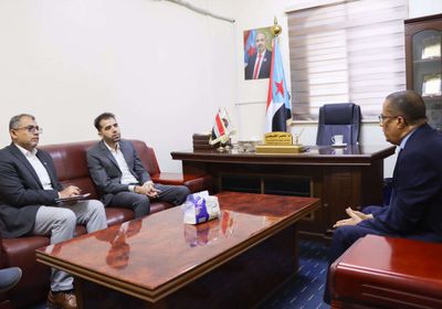 الخُبجي: عدن تتمتع ببيئة آمنة ومستقرة للعمل الإنساني