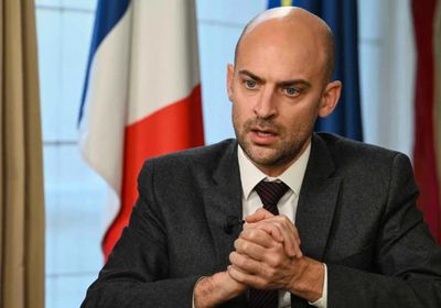 وزير الخارجية الفرنسي يعلن رفع بعض العقوبات عن سوريا