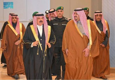 بعد زيارة قصيرة.. ملك البحرين يغادر الرياض