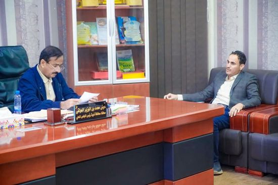 محافظ شبوة يبحث مشاريع مؤسسة الطرق في المحافظة