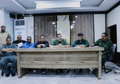 مدير أمن عدن يلتقي قيادات الشرطة ويدعو إلى تطوير الأداء