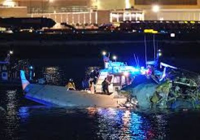 العثور على الصندوقين الأسودين للطائرة التي تحطمت في واشنطن