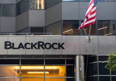 بلاك روك تحذر من احتمالية رفع الفائدة الأمريكية لاحقًا