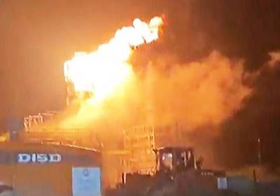 إخماد حريق اندلع في مصفاة نفط روسية بعد هجوم أوكراني