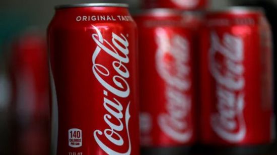 كوكاكولا تسحب مشروباتها من الأسواق الأوروبية بسبب تلوث