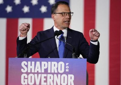 حاكم بنسلفانيا يسخّر موارد الولاية لحادث طائرة فيلادلفيا   