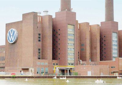 فولكس تدرس استثمار شركائها الصينيين في مصانعها الألمانية