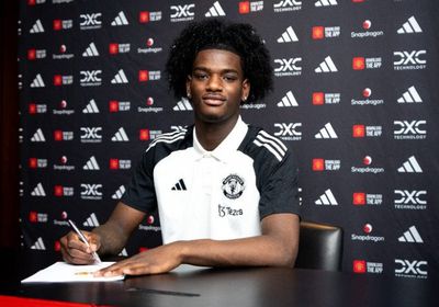 هيفن لاعب أرسنال ينتقل إلى مانشستر يونايتد