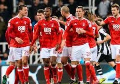 فورست يسحق برايتون 7-صفر بمساعدة ثلاثية من وود