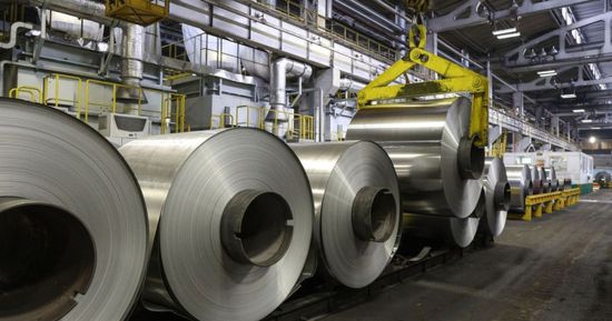 الاتحاد الأوروبي يقترح حظراً تدريجياً للألمنيوم الروسي