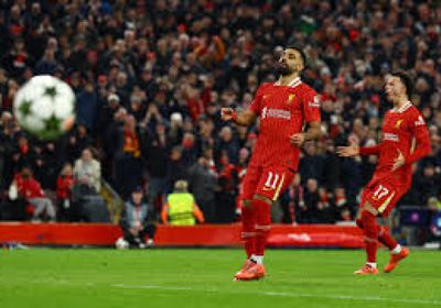 صلاح الرائع يحرز ثنائية ليتقدم ليفربول بتسع نقاط في صدارة الدوري