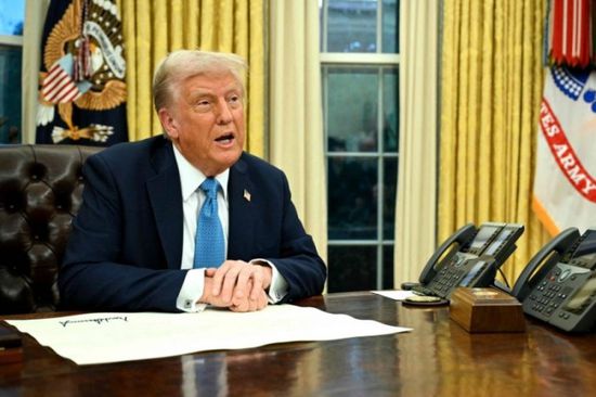 ترامب يفرض رسومًا جمركية على كندا والصين والمكسيك