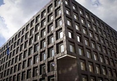 المركزي السويدي يخفض سعر الفائدة الرئيسي للمرة الخامسة