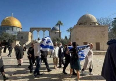عشرات المستوطنين يقتحمون المسجد الأقصى