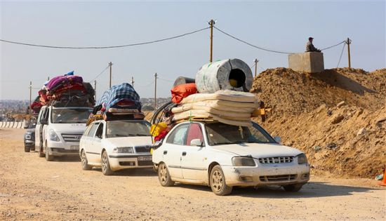 إصابة 4 فلسطينيين جراء قصف إسرائيلي لمركبة وسط غزة