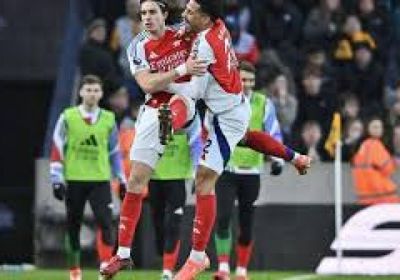 أرسنال يسحق مانشستر سيتي ليحافظ على آماله في الفوز بالدوري