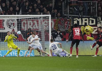 ليفركوزن يفوز بعشرة لاعبين على هوفنهايم